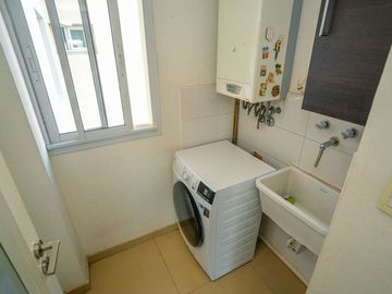 VENTA SEMIPISO DE 2 DORMI y COCHERA CONSTITUYENTES
