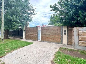CASA EN VENTA 3 AMBIENTES GLEW PILETA APTO CREDITO