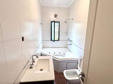 CASA EN VENTA 3 AMBIENTES GLEW PILETA APTO CREDITO
