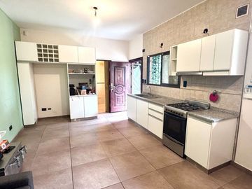 CASA EN VENTA 3 AMBIENTES GLEW PILETA APTO CREDITO