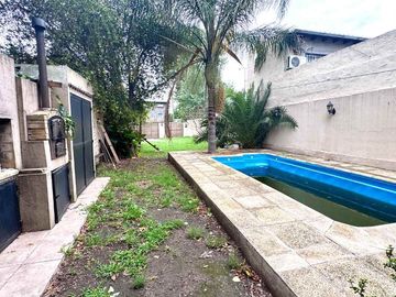 CASA EN VENTA 3 AMBIENTES GLEW PILETA APTO CREDITO