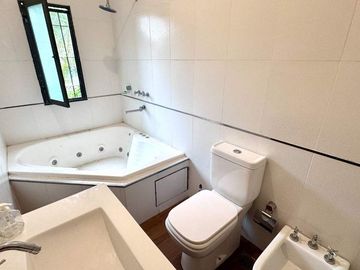 CASA EN VENTA 3 AMBIENTES GLEW PILETA APTO CREDITO