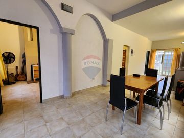 VENTA CASA 3 AMB C/ PATIO EN BERNAL - APTO CREDITO