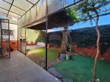 VENTA CASA 3 AMB C/ PATIO EN BERNAL - APTO CREDITO