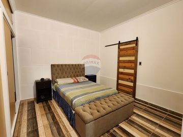 VENTA CASA 3 AMB C/ PATIO EN BERNAL - APTO CREDITO