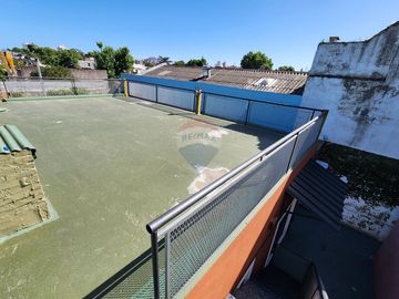VENTA CASA 3 AMB C/ PATIO EN BERNAL - APTO CREDITO