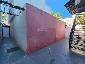 VENTA CASA 3 AMB C/ PATIO EN BERNAL - APTO CREDITO
