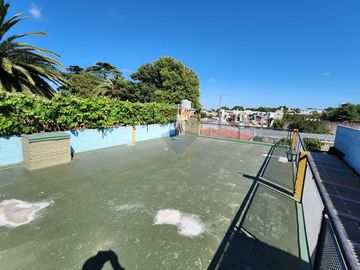 VENTA CASA 3 AMB C/ PATIO EN BERNAL - APTO CREDITO