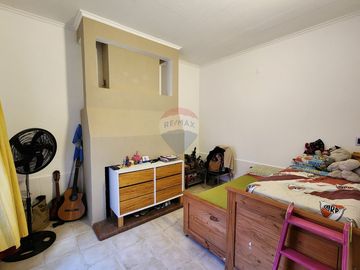 VENTA CASA 3 AMB C/ PATIO EN BERNAL - APTO CREDITO