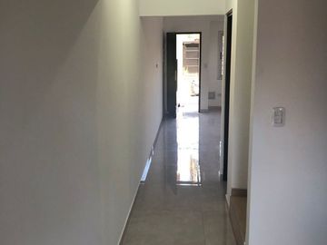 VENTA TRIPLEX 4 AMBIENTES ITUZAINGO