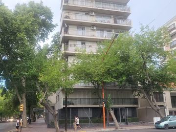 VENTA Departamento categoría en calle Emilio Civit