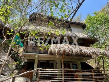 Tres Casas en venta frente a la Playa - (3)