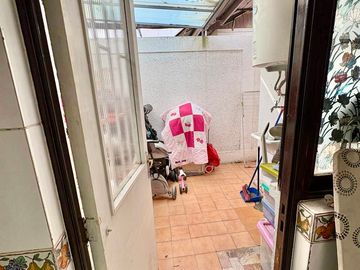 OPORTUNIDAD CASA EN VENTA 3HA 2BA 2E