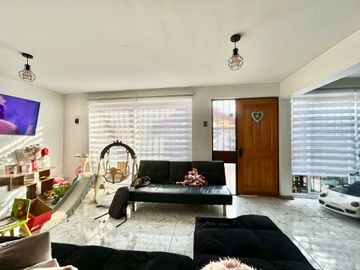 OPORTUNIDAD CASA EN VENTA 3HA 2BA 2E