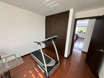 Oportunidad. Venta hermosa Casa en Cumbayá - Urbanización Yanazarapata. SC