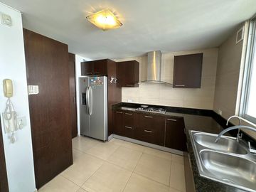 Oportunidad. Venta hermosa Casa en Cumbayá - Urbanización Yanazarapata. SC
