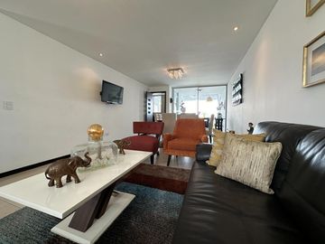 Oportunidad. Venta hermosa Casa en Cumbayá - Urbanización Yanazarapata. SC