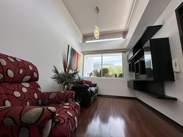 Oportunidad. Venta hermosa Casa en Cumbayá - Urbanización Yanazarapata. SC