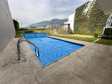 Oportunidad. Venta hermosa Casa en Cumbayá - Urbanización Yanazarapata. SC