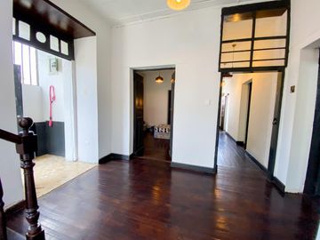 Casa - Hotel de Venta 759m2 Casco Colonial de Quito