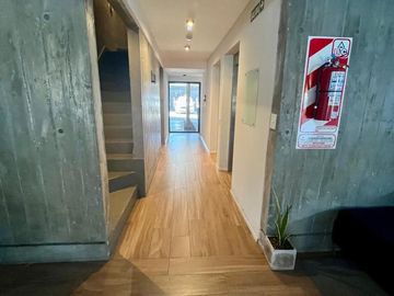 Departamento 2 ambientes con balcón y cochera en venta