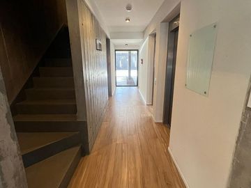 Departamento 2 ambientes con balcón y cochera en venta