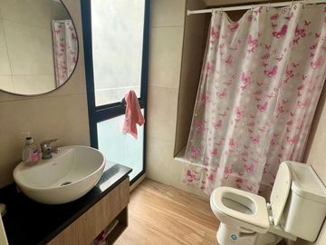 Departamento 2 ambientes con balcón y cochera en venta