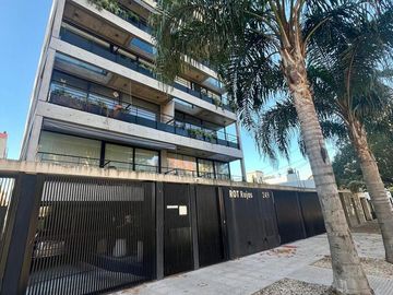 Departamento 2 ambientes con balcón y cochera en venta