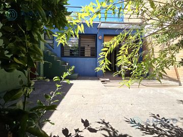 VENTA · CASA · 2 DORMITORIOS · PATIO · ARROYITO
