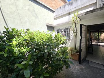 VENTA · CASA · 2 DORMITORIOS · PATIO · ARROYITO
