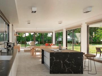 VENTA/PERMUTA - Casa 3 dormitorios con jardin, parrilla y cochera. Apta Crédito - Haras de Funes