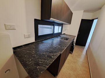 DEPARTAMENTO VENTA  SEMIPISO 3 PISO FRENTE 2 a 3 DORM  BALCON PILETA AV. POETA LUGONES NUEVA CORDOBA