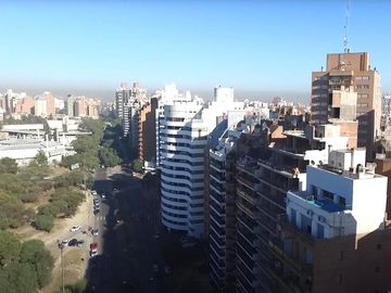 DEPARTAMENTO VENTA  SEMIPISO 3 PISO FRENTE 2 a 3 DORM  BALCON PILETA AV. POETA LUGONES NUEVA CORDOBA