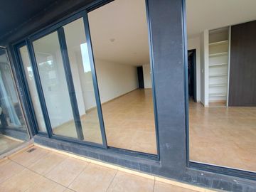 DEPARTAMENTO VENTA  SEMIPISO 3 PISO FRENTE 2 a 3 DORM  BALCON PILETA AV. POETA LUGONES NUEVA CORDOBA