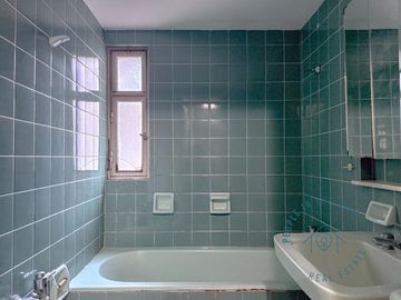 Departamento en venta a refaccionar en Recoleta Quintana ancha.