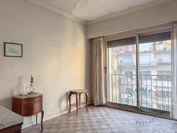Departamento en venta a refaccionar en Recoleta Quintana ancha.