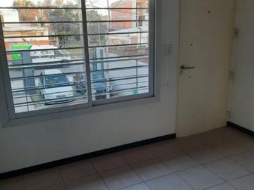 PH en venta - 2 Dormitorios 1 Baño - Castelar