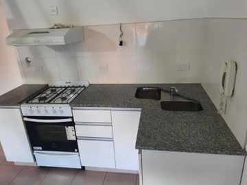 PH en venta - 2 Dormitorios 1 Baño - Castelar