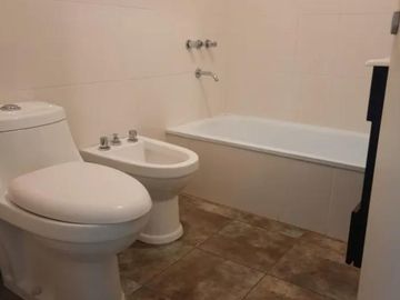 PH en venta - 2 Dormitorios 1 Baño - Castelar