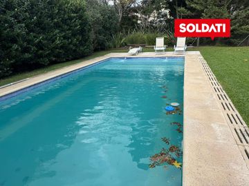 Casa en Ayres de Pilar en alquiler con muebles, 4 cuartos, impecable!