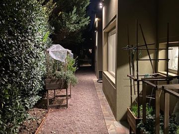 Casa en Ayres de Pilar en alquiler con muebles, 4 cuartos, impecable!