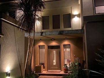 Casa en Ayres de Pilar en alquiler con muebles, 4 cuartos, impecable!