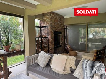 Casa en Ayres de Pilar en alquiler con muebles, 4 cuartos, impecable!