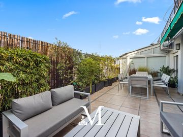 Departamento de 6 ambientes con terraza y parrilla en Retiro, cochera y seg 24hs muy luminoso