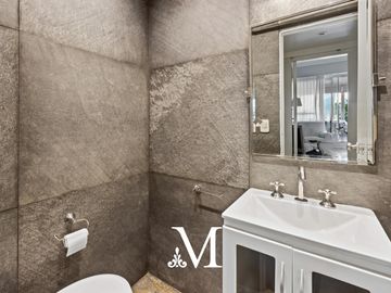 Departamento de 6 ambientes con terraza y parrilla en Retiro, cochera y seg 24hs muy luminoso