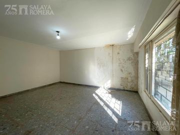 Casa en venta a refaccionar 3 ambientes Olivos lote de 8,66 x 17,51