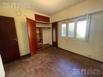 Casa en venta a refaccionar 3 ambientes Olivos lote de 8,66 x 17,51