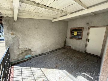 Casa en venta a refaccionar 3 ambientes Olivos lote de 8,66 x 17,51