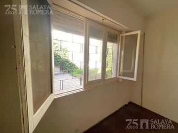 Casa en venta a refaccionar 3 ambientes Olivos lote de 8,66 x 17,51