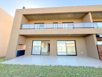 Casa 3 Dorm - Condominios DM